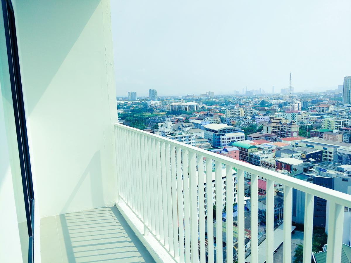The Base Pattaya 芭提雅基地公寓 Ngoại thất bức ảnh