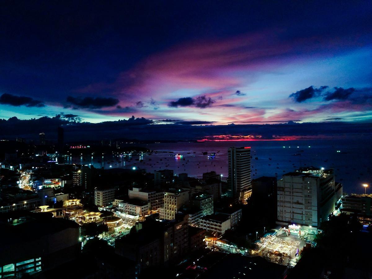 The Base Pattaya 芭提雅基地公寓 Ngoại thất bức ảnh