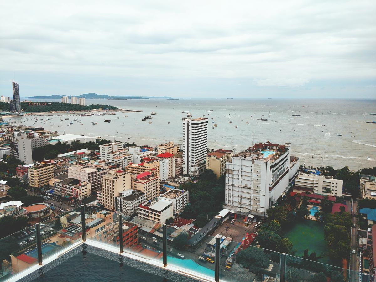 The Base Pattaya 芭提雅基地公寓 Ngoại thất bức ảnh